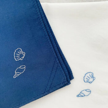 mouchoir bleu brodé coton lavable demay