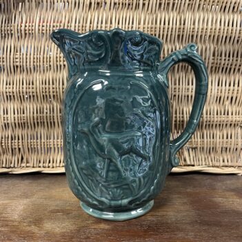 pichet cerf émaillé vert secret manufacture de digoin