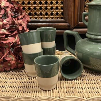 gobelet tasse à café en grès vert manufacture de digoin