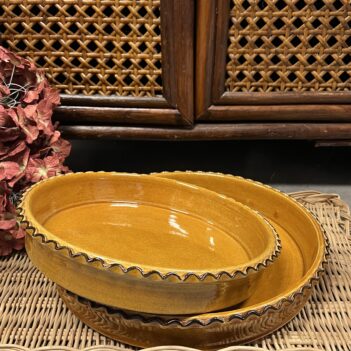 moule à tarte en céramique coloris miel poterie dieulefit